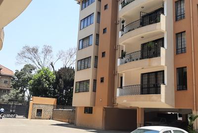 4 Bed Apartment with En Suite in Westlands Area