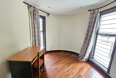 2 Bed Apartment with En Suite in Gigiri