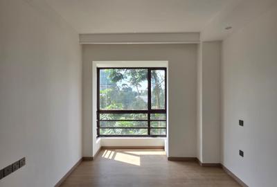 3 Bed Apartment with En Suite in Riverside - 3