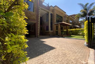 5 Bed Townhouse with En Suite in Lavington