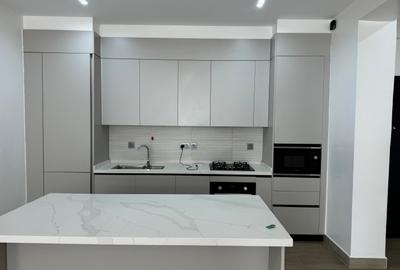 2 Bed Apartment in Riverside - 2