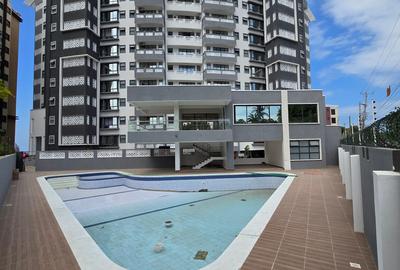 Serviced 3 Bed Apartment with En Suite at Reef Hotel