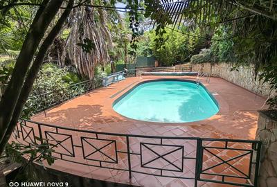 4 Bed Townhouse with En Suite in Lavington - 4