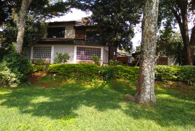 4 Bed House with En Suite at - 2