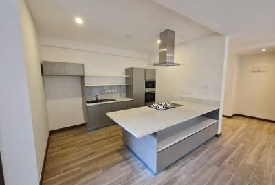 4 Bed Apartment with En Suite in Spring Valley