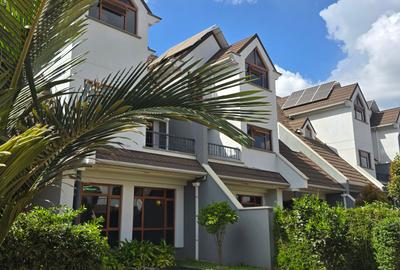 5 Bed Townhouse with En Suite at Eastern Bypass