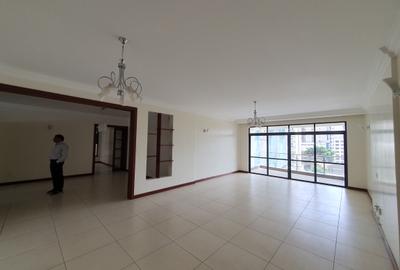 4 Bed Apartment with En Suite in Parklands