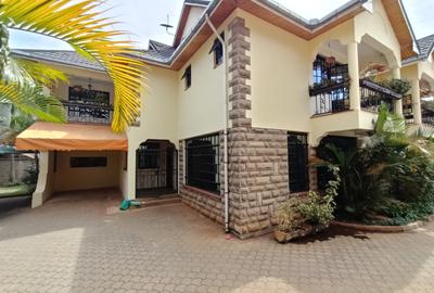 5 Bed Townhouse with En Suite in Lavington