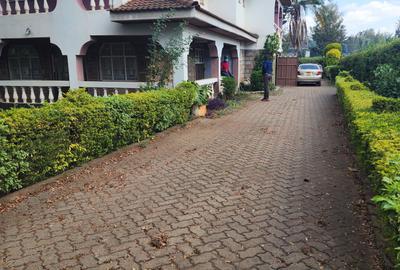 5 Bed House with En Suite at Safari Park Avenue Road