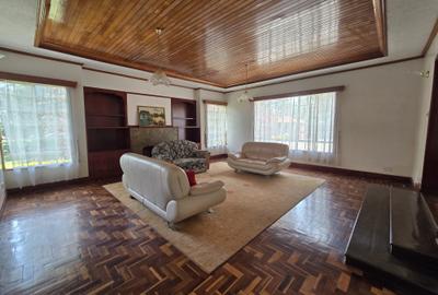 5 Bed House with En Suite in Runda - 3