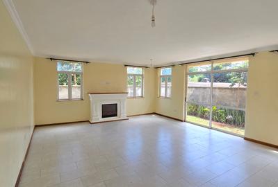 5 Bed Townhouse with En Suite in Kyuna - 2