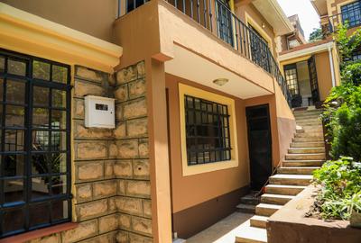 4 Bed House with En Suite in Redhill