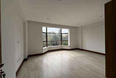 3 Bed Apartment with En Suite in Rhapta Road