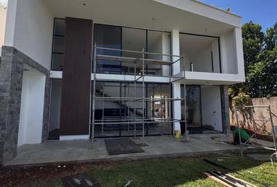 4 Bed Townhouse with En Suite in Runda