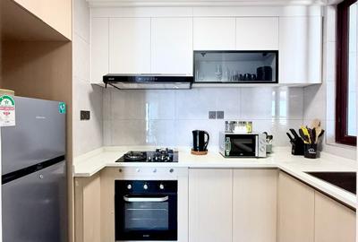 Furnished 2 Bed Apartment with Swimming Pool in Riverside - 4