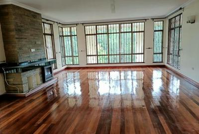 5 Bed Villa with En Suite in Kitisuru