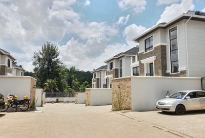 5 Bed Townhouse with En Suite in Kitisuru