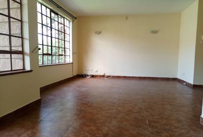 2 Bed Apartment with En Suite in Rhapta Road