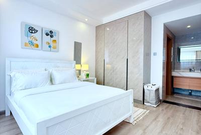 Furnished 3 Bed Apartment with En Suite in Riverside - 3