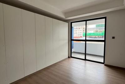 3 Bed Apartment with En Suite in Kilimani
