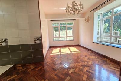 5 Bed Townhouse with En Suite in Lavington