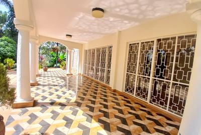 4 Bed House with En Suite in Gigiri