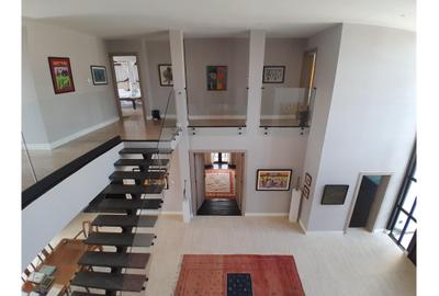 6 Bed Villa with En Suite at Palm Valley - 3