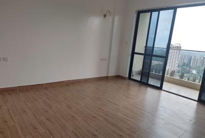 4 Bed Apartment with En Suite in Parklands - 4