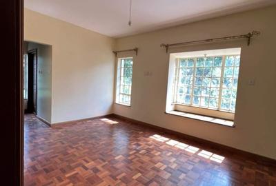 5 Bed Townhouse with En Suite in Lavington