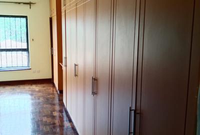 3 Bed Apartment with En Suite in Kileleshwa
