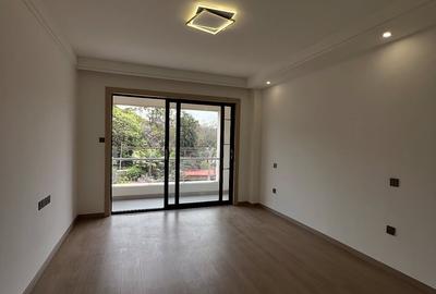 3 Bed Apartment with En Suite at Riverside Drive - 4