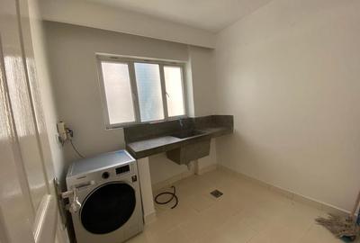 2 Bed Apartment with En Suite in Westlands Area