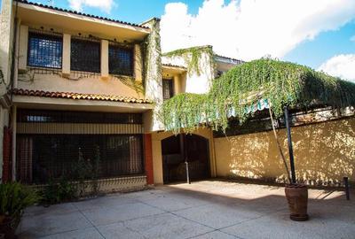 4 Bed Townhouse with En Suite in Westlands Area - 4