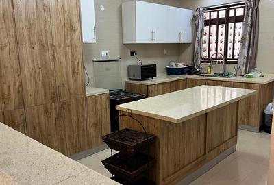 5 Bed Townhouse with En Suite at Lavington