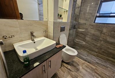 3 Bed Apartment with En Suite in Riverside - 3