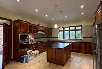 5 Bed Villa with En Suite in Karen