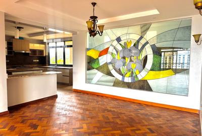 4 Bed Apartment with En Suite in Riverside