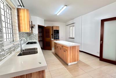 3 Bed Apartment with En Suite at Lavington
