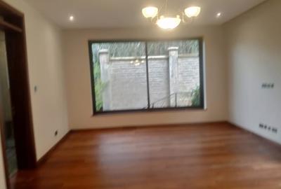 5 Bed House with En Suite in Loresho