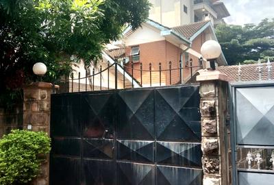 2,500 ft² Land at Kandara Rd.