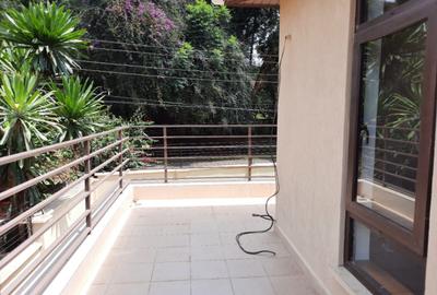 5 Bed Townhouse with En Suite in Lavington