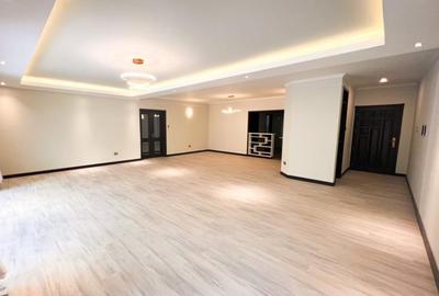 3 Bed Apartment with En Suite in Riverside