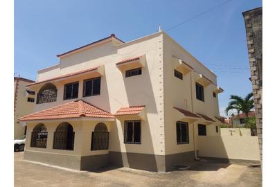 4 Bed Townhouse with En Suite in Nyali Area