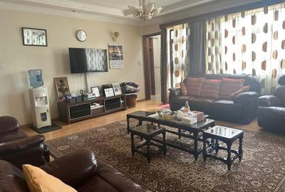 7 Bed House with Staff Quarters in Nyari