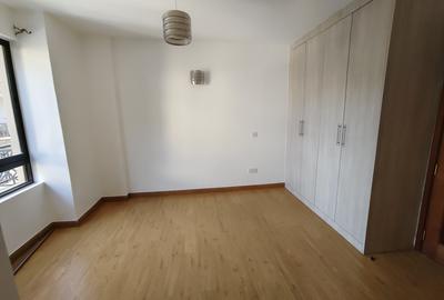 2 Bed Apartment with En Suite in Kilimani - 4