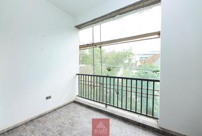 1 Bed Apartment with En Suite at Brookside - 3