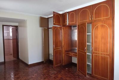 4 Bed Townhouse with En Suite at Kyuna - 4