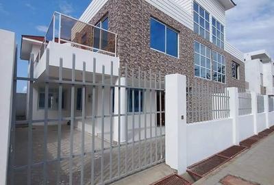 4 Bed Villa with En Suite at Bamburi Mtambo Mombasa