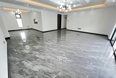 4 Bed Apartment with En Suite in Kileleshwa - 4