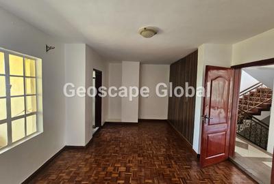 4 Bed House with En Suite in Runda - 3